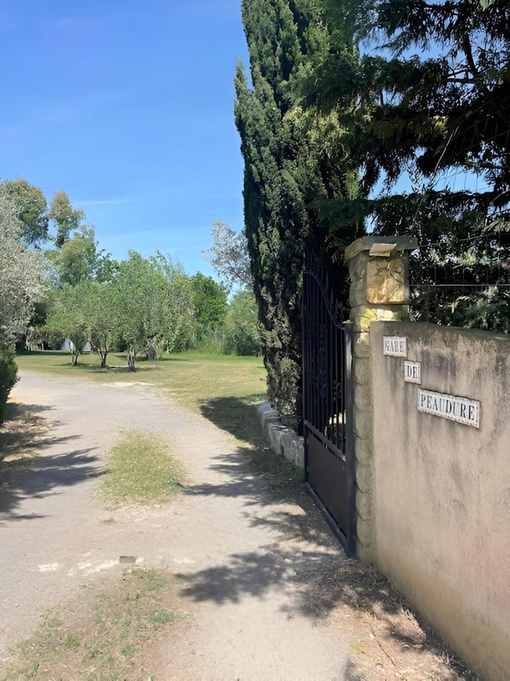 Mas Provencal De 120M2 En Camargue, Avec Piscine Et Parking Inclus, Ideal Pour Des Vacances Arles Exterior foto