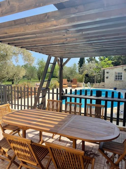 Mas Provencal De 120M2 En Camargue, Avec Piscine Et Parking Inclus, Ideal Pour Des Vacances Arles Exterior foto