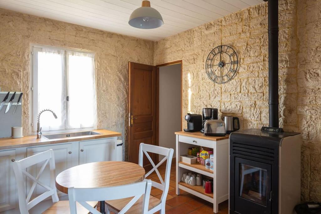 Mas Provencal De 120M2 En Camargue, Avec Piscine Et Parking Inclus, Ideal Pour Des Vacances Arles Exterior foto