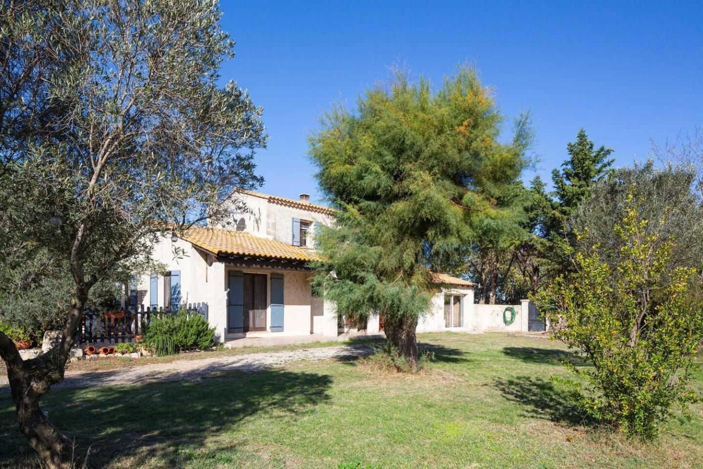 Mas Provencal De 120M2 En Camargue, Avec Piscine Et Parking Inclus, Ideal Pour Des Vacances Arles Exterior foto